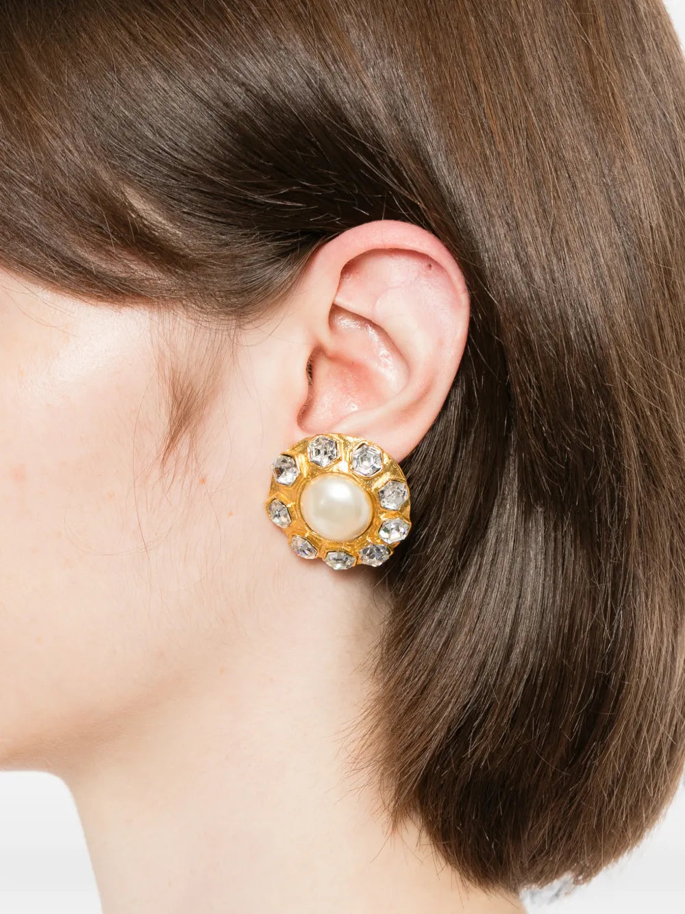 Vintage Chanel pearl and crystal flower clip-on earrings from the 1970s-1980s with elegant floral design.