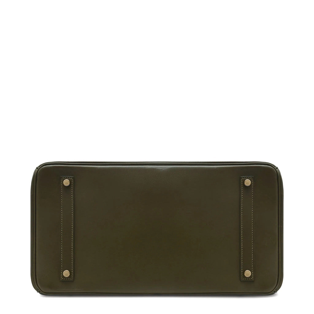 Hermès Birkin 35 Ghillies Tadelakt Vert Veronese top handle bag with smooth leather and elegant design.