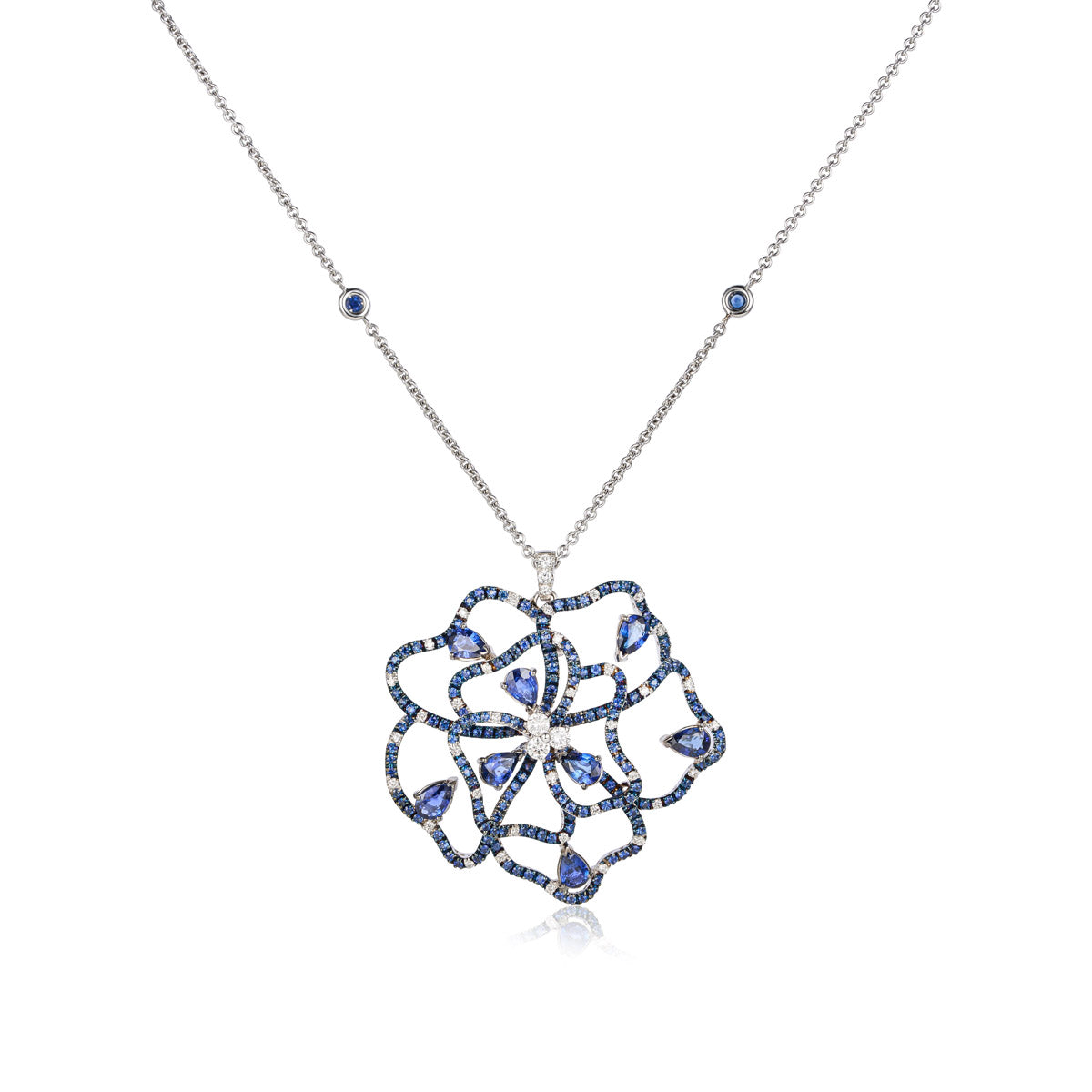 Leo Pizzo Fleurette pendant necklace featuring elegant floral design, showcasing fine craftsmanship and luxurious gold details.