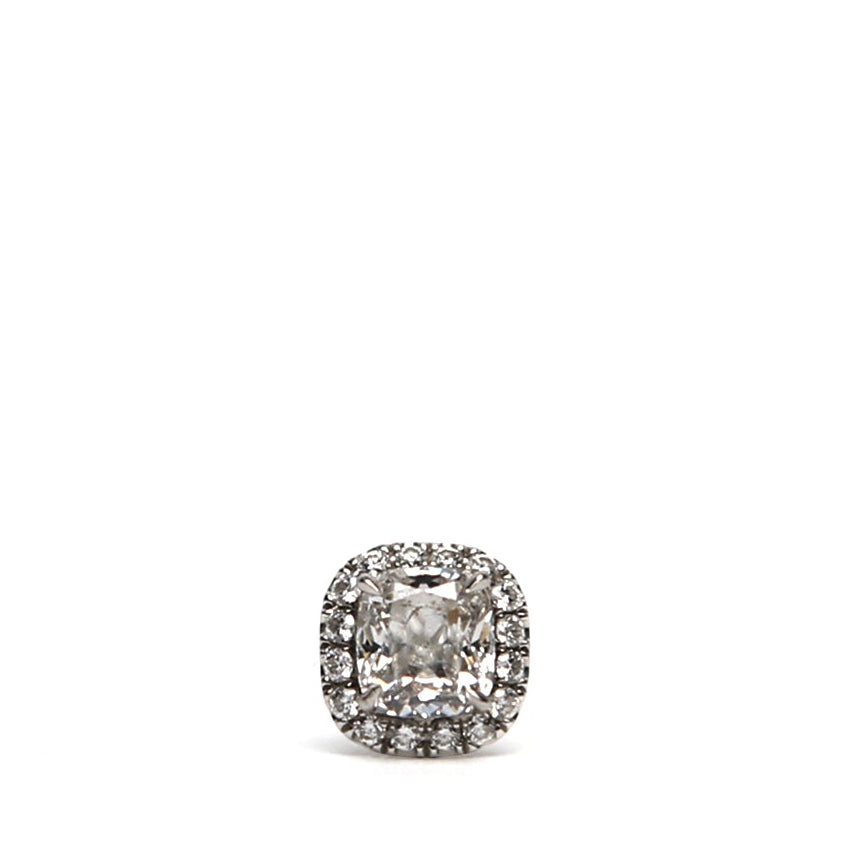 White gold diamond stud earrings with sparkling diamonds set in classic earring design, from Other Designers.