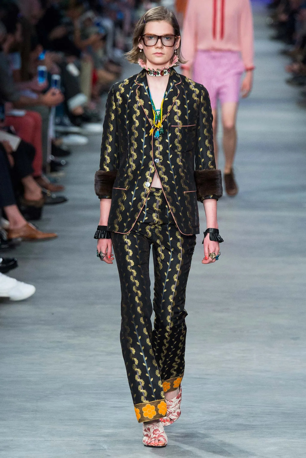 Gucci 2016 metallic leaf print blazer featuring a stylish tailored design and metallic leaf pattern on high-quality fabric.